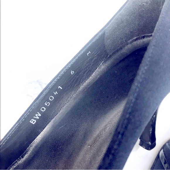 Stuart Weitzman Bow Heels - Picture 9 of 11